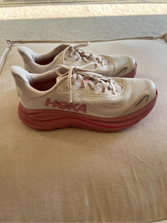 Hoka Shoes - Hoka Clifton 10 - Like New
